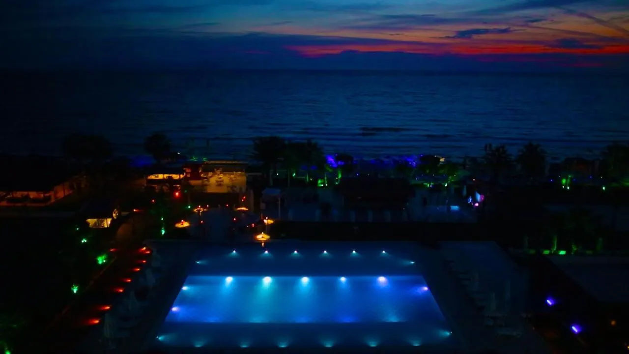 Risus Beach Resort Hotel Kusadası 3*,