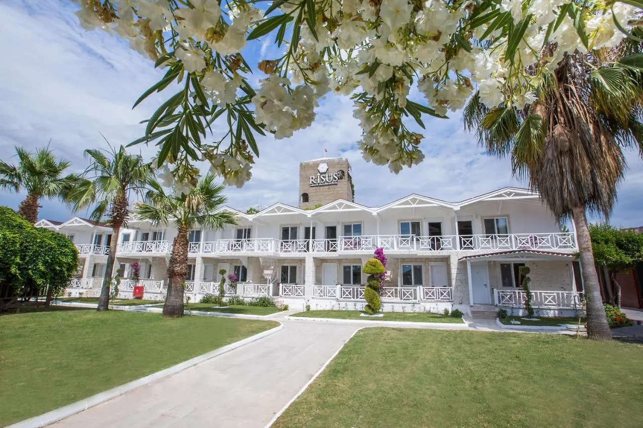 Risus Beach Resort Hotel Kusadasi