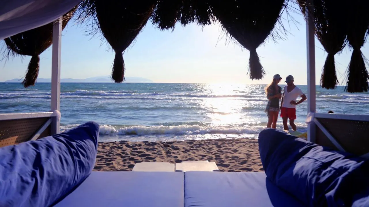 Risus Beach Resort Hotel Kusadasi 3*,